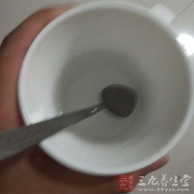 水是生命之源。水液不足，则可能引起浊毒的留滞