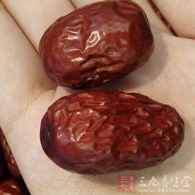 猪排500克,黄豆一把,大枣10枚 猪排500克,黄豆一把,大枣10枚