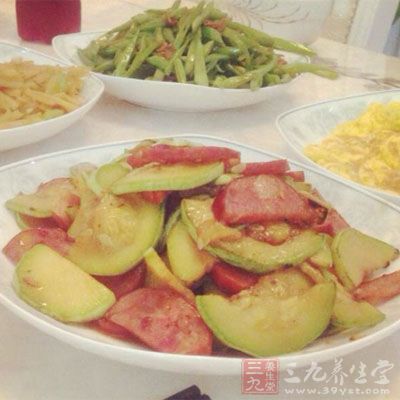 在术后6小时内应当禁食