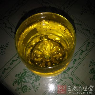 酗酒明顯損傷肝臟，可導致營養(yǎng)不良