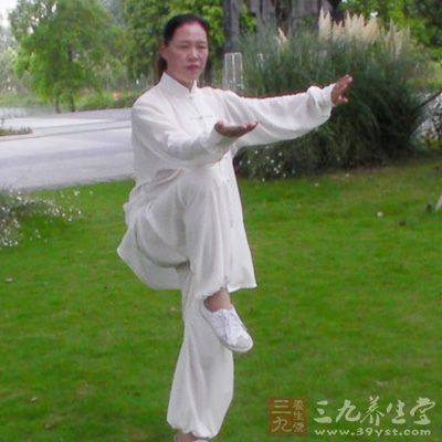 打网球、八段锦、太极拳及跳舞 打网球、八段锦、太极拳及跳舞