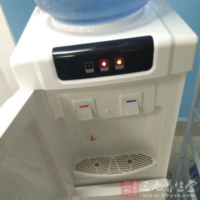 饮水机消毒完后,还可能有微量的消毒液残留 饮水机消毒完后,还可能有微量的消毒液残留