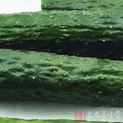 多食蔬菜、水果等清淡饮食