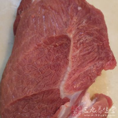 小白菜200克、干元蘑30克、牛肉300克