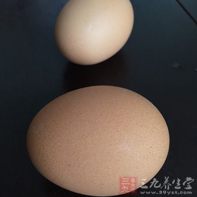 玉米粒數(shù)粒，紅蘿卜數(shù)粒，青瓜粒數(shù)粒，雞蛋一個