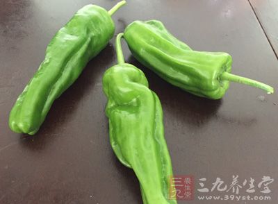 猪腰，醋，酱油，青椒，料酒，盐，鸡精，胡萝卜，洋葱，蒜