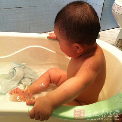 习惯在看完电视后才洗澡的人,属于先享受 习惯在看完电视后才洗澡的人,属于先享受