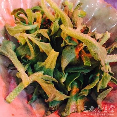 锅底加些凉性食物