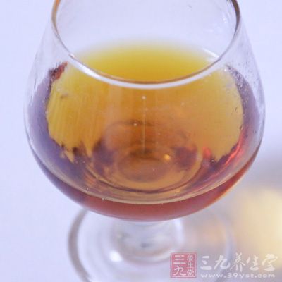 每天將黃酒1升放入洗澡水中