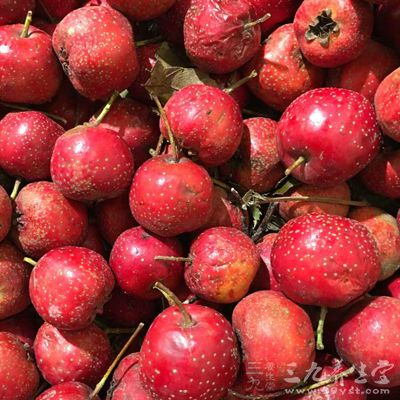 新鲜山楂、冰糖