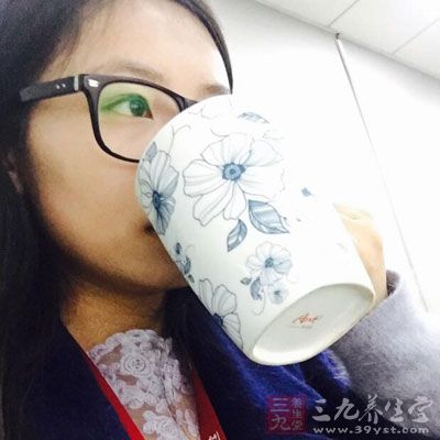 如何才能少睡不困?