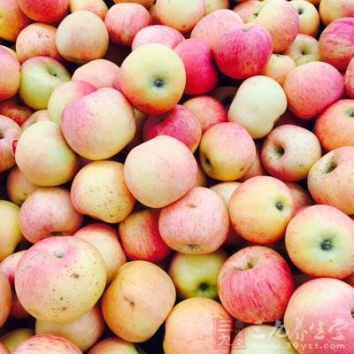 卫生纸擦拭餐具、水果 卫生纸擦拭餐具、水果