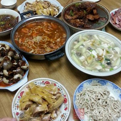 饮食合理搭配，少油、少盐