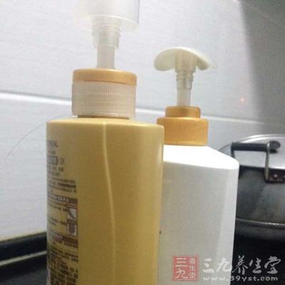 洗发水是我们生活中经常使用到的一种日用品 洗发水是我们生活中经常使用到的一种日用品