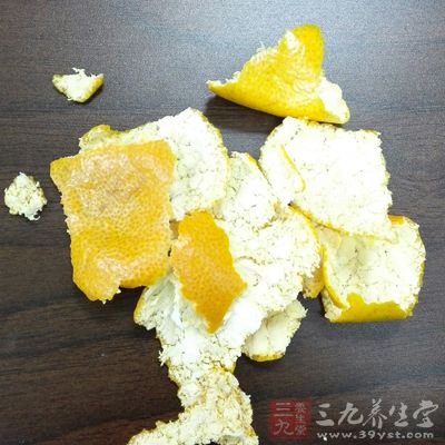 我們還可以直接食用橘子皮或者用橘子皮泡茶喝