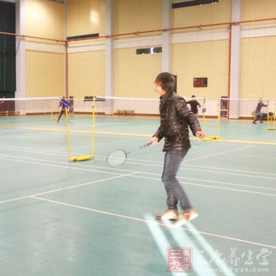羽毛球步法 打羽毛球的步法有哪些(2)