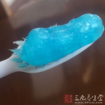 牙膏的基本功能是清洁牙齿和预防蛀牙 牙膏的基本功能是清洁牙齿和预防蛀牙
