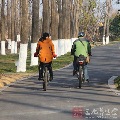 骑脚踏车 骑脚踏车