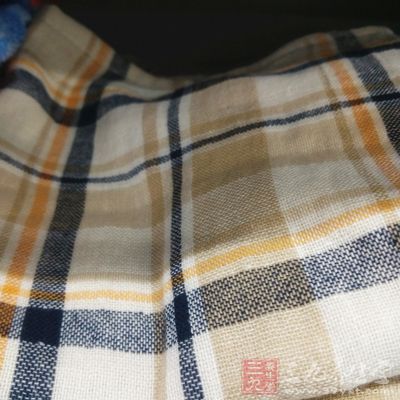 经常更换或定期消毒抹布 经常更换或定期消毒抹布