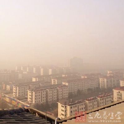 如在空气污染、噪音严重的厂房里 如在空气污染、噪音严重的厂房里