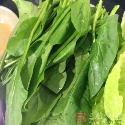 菠菜味甘,性凉,能滋阴润燥、补肝养血、清热泻火 菠菜味甘,性凉,能滋阴润燥、补肝养血、清热泻火