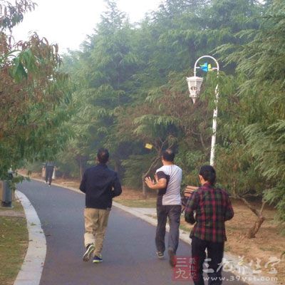 不运动或缺少运动通常也会使肠脏疲塌而导致便秘 不运动或缺少运动通常也会使肠脏疲塌而导致便秘