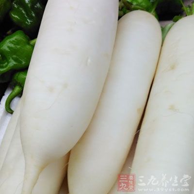 大白萝卜1个，蜂蜜30克，白胡椒5粒，麻黄2克