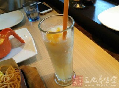 不要喝太多碳酸饮料