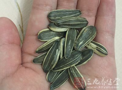 为何嗑瓜子会引起胃病 为何嗑瓜子会引起胃病