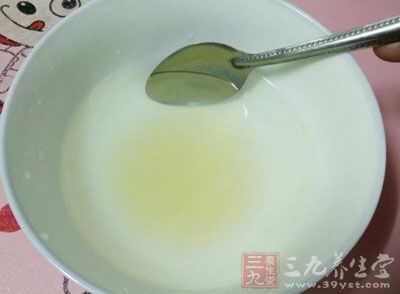 喝蜂蜜水是不错的选择 喝蜂蜜水是不错的选择