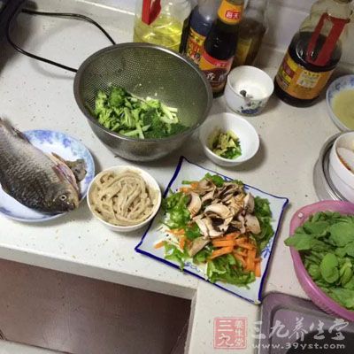 专家特别提醒主妇们不要过于迷信传统抽油烟机的作用