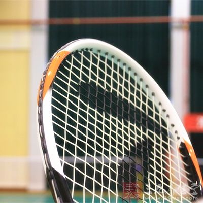 网球肘最佳治疗方法 避免伤害打网球(2)