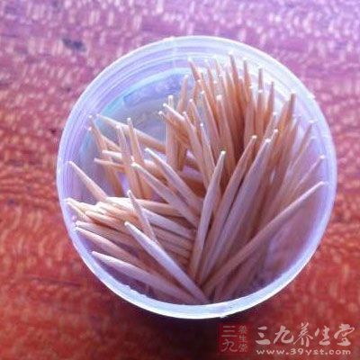 微波爐加熱2-5分鐘，用牙簽插入若沒有面糊沾粘即可