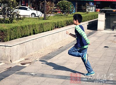 过度的跑步运动会造成关节软骨面磨损