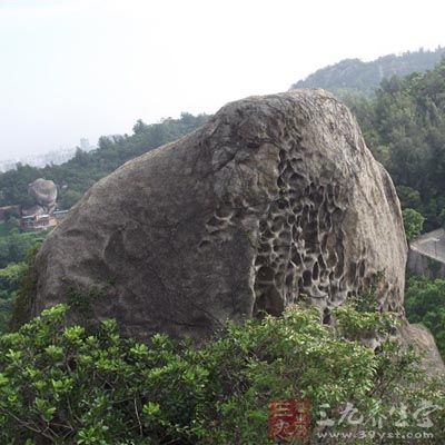 人们日常体内的糖代谢属于有氧代谢，登山活动尤其是登高山