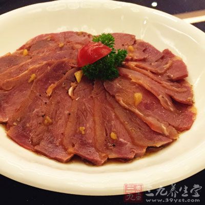 材料：牛肉100g，兔肉100g