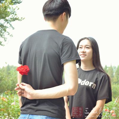 平时应服用含锌补品，提高性能力