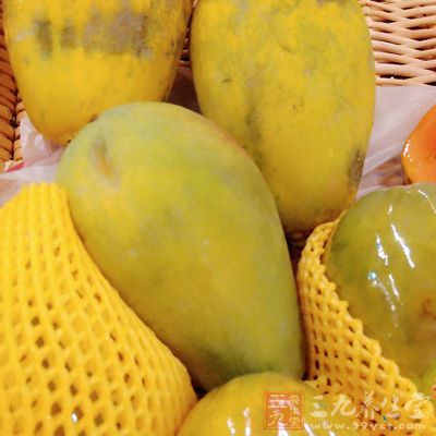 木瓜去核、去皮、切块 木瓜去核、去皮、切块