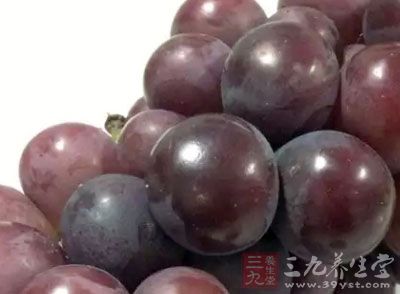 葡萄含有丰富的钙、钾、磷、铁
