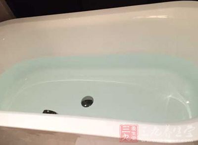 好的方法是减少淋浴,多泡澡 好的方法是减少淋浴,多泡澡