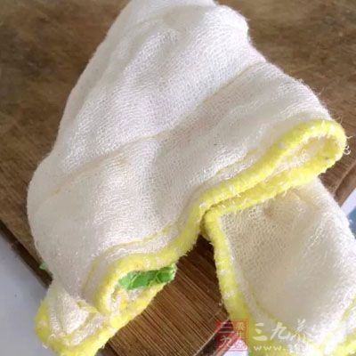 拭除沙发食物渍布面沙发被食物污染