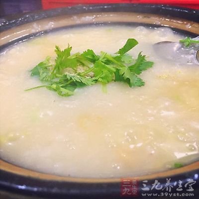 夏天喝绿豆粥，冬天喝红豆粥，老年人喝山药粥等等