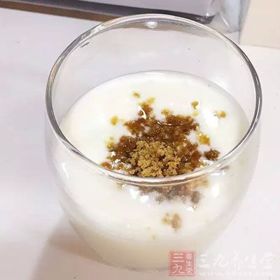 如汉堡包加咖啡或牛奶、红茶 如汉堡包加咖啡或牛奶、红茶