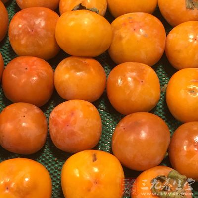 螃蟹不宜与柿子、茄子同吃 螃蟹不宜与柿子、茄子同吃