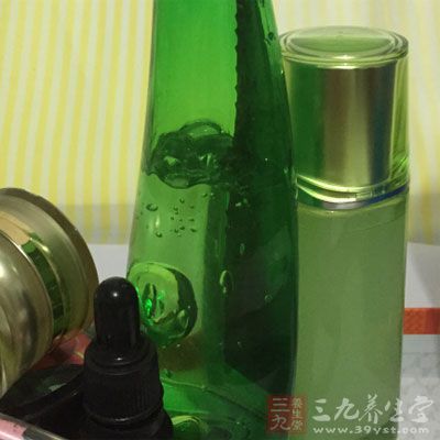 有些孕媽喜歡包含多重功效的護(hù)膚品