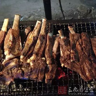 羊肉肉质细嫩,含有很高的蛋白质和丰富的维生素 羊肉肉质细嫩,含有很高的蛋白质和丰富的维生素