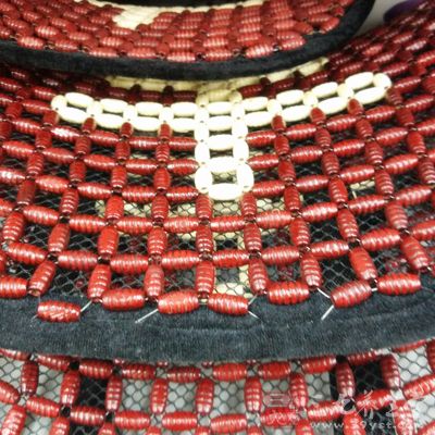 凉爽耐用且价格适中,常见的有水竹凉席 凉爽耐用且价格适中,常见的有水竹凉席