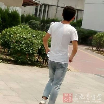 如果是跑步、瑜伽这样的活动