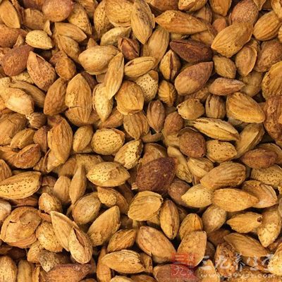 巴旦木(Almonds)所含的膳食纤维让脂肪吸收率降低,从而有效控制体重 巴旦木(Almonds)所含的膳食纤维让脂肪吸收率降低,从而有效控制体重