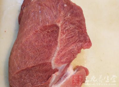 鹿肉是高级野味,肉质细嫩、味道美 鹿肉是高级野味,肉质细嫩、味道美